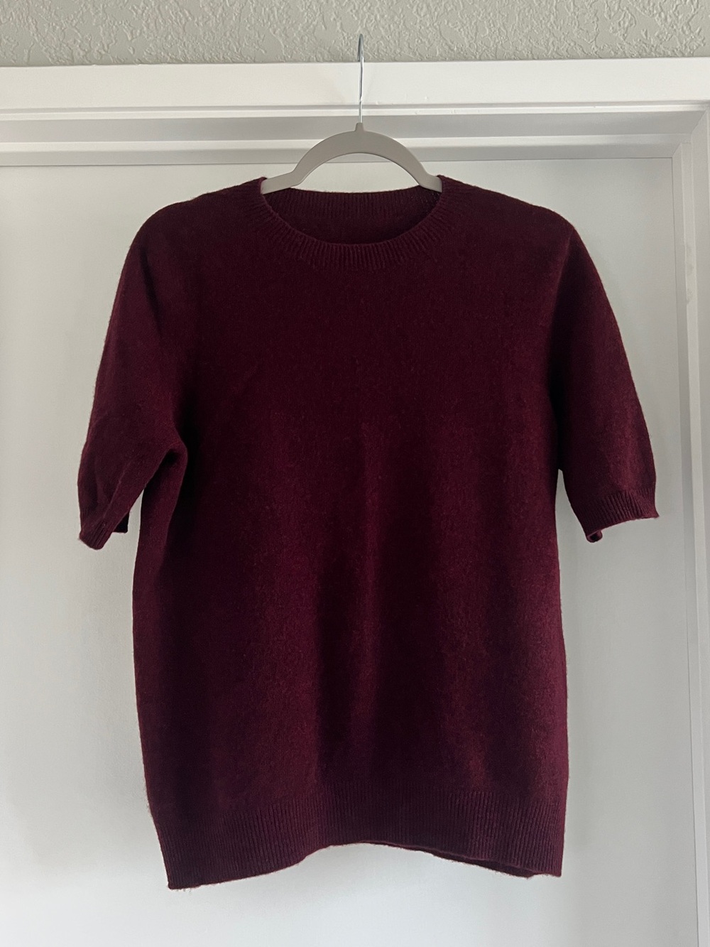 Men's Short-Sleeve Crewneck Sweater - Burgundy
